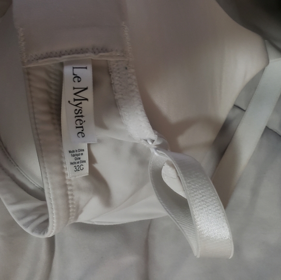 White bra - Picture 2 of 2